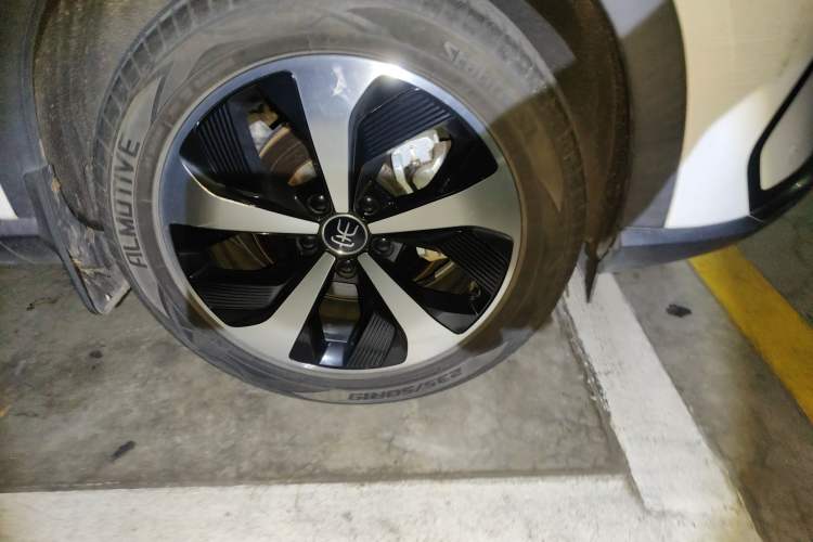 Used BYD Song PLUS New Energy 2021 EV Flagship Model Right Front Wheel Hub