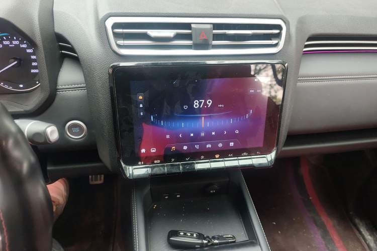 Used JMC DaDao 2023 All-Purpose Model 2.3T Diesel Automatic Two-Wheel Drive Standard Wheelbase Comfort Edition Audio And AC Panel