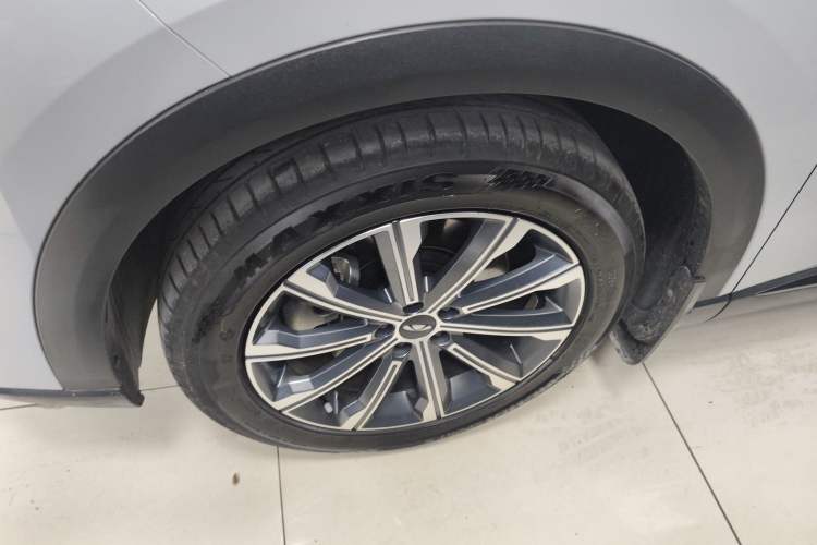 Used Fengyun T9 2024 120 Long-Range Comfort Version 5 Seats Lithium Iron Phosphate Left Front Wheel Hub