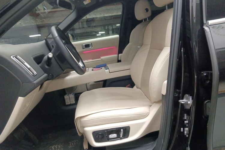 Used Li Auto L8 2023 Air model
