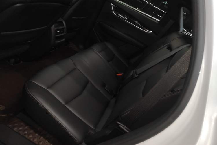 Used Cadillac XT5 2021 28T Luxury Model