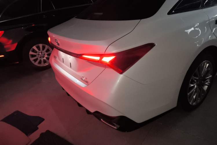 Used Toyota Avalon 2022 Dual-Engine 2.5L XLE Premium Edition Rear