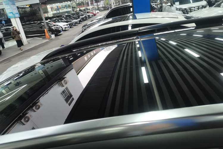 Used Mercedes-Benz GLC 2025 GLC 300 L 4MATIC Dynamic Model 5 Seats
