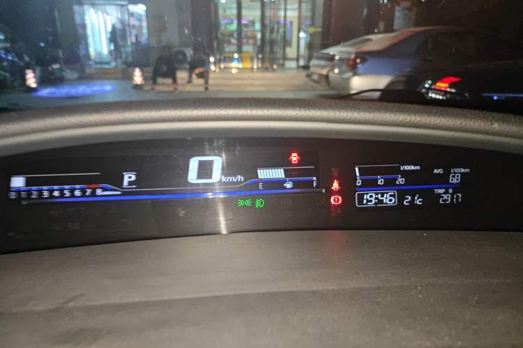 Used Honda Jade 2017 1.8L automatic Comfort version 5 seats
