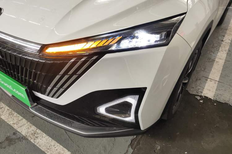 Used Dongfeng Aeolus Mage 2023 DH-i 1.5T Luxury Edition
