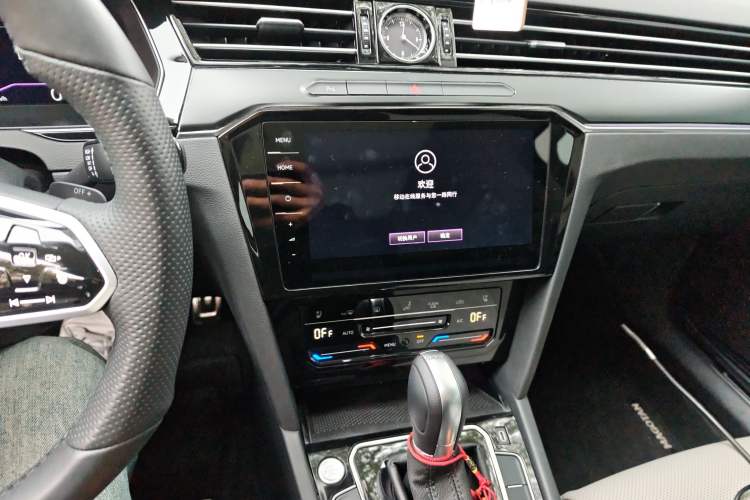 Used Volkswagen Magotan 2023 2 Million Units Commemorative Edition 330TSI DSG Luxury Version Audio And AC Panel