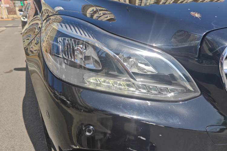 Used Mercedes-Benz E-Class 2015 E 260 L Sport & Fashion Model