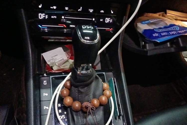 Used Skoda Superb 2019 Restyled TSI330 DSG Comfort Edition Gear Lever