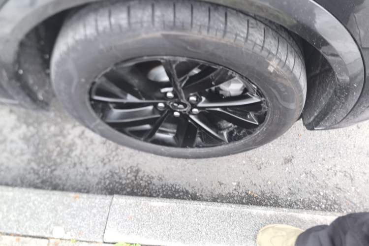 Used Li Auto L7 2023 Pro Model Right Front Wheel Hub