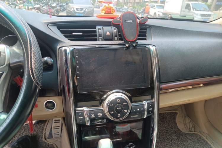 Used Toyota Reiz 2010 2.5V Fashion Elite Edition Audio And AC Panel