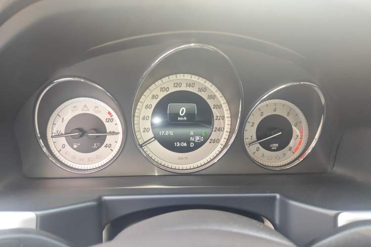 Used Mercedes-Benz GLK-Class 2013 GLK 300 4MATIC Dynamic Sunroof Model