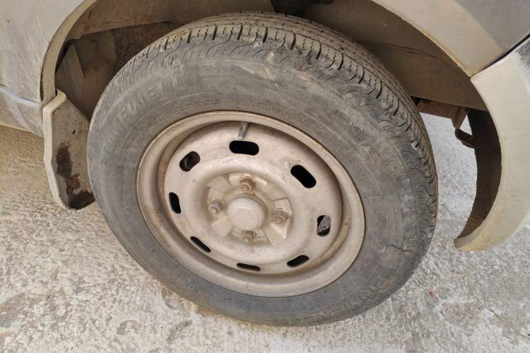 Used BAIC Weiwang 306 2011 1.3L luxury version 8 seats
