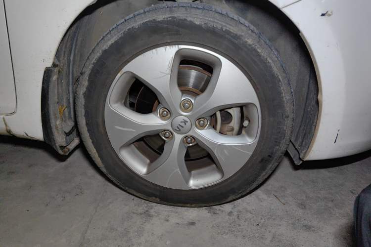 Used Kia Carens 2013 2.0L 5-Seater Automatic Comfort Version China IV Standard
