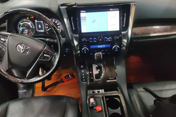 Used Toyota Vellfire 2021 Crown Dual-Engine 2.5L HV Prestige Edition
