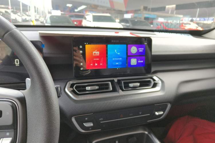 Used Great Wall King Kong Poer 2024 2.0T Automatic 8AT Diesel Two-Wheel-Drive Elite Flatbed
