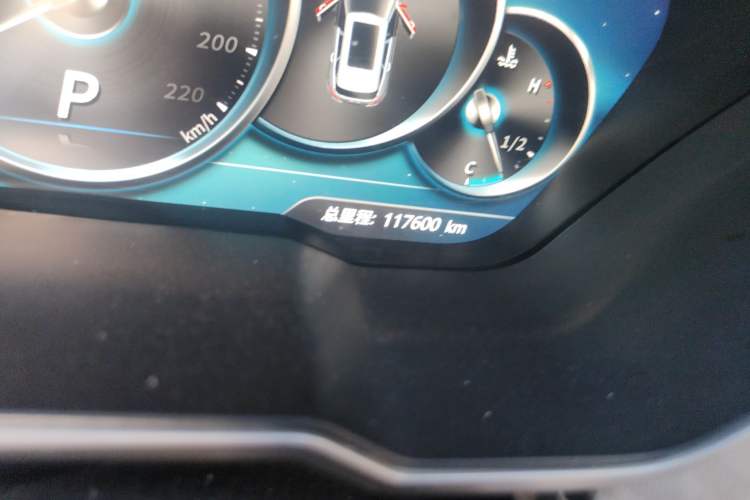 Used Zotye T700 2017 1.8T Dual-Clutch Prestige Model Odometer Close Up