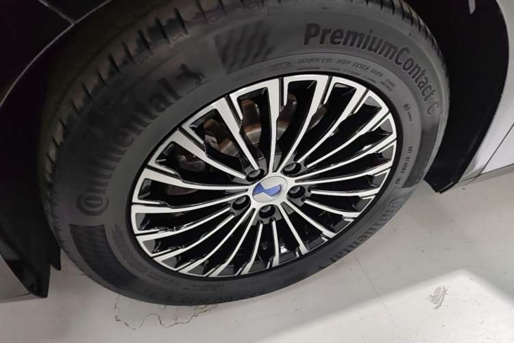 Used Denza D9 2022 DM-i 970 Four-Wheel Drive Flagship Model
