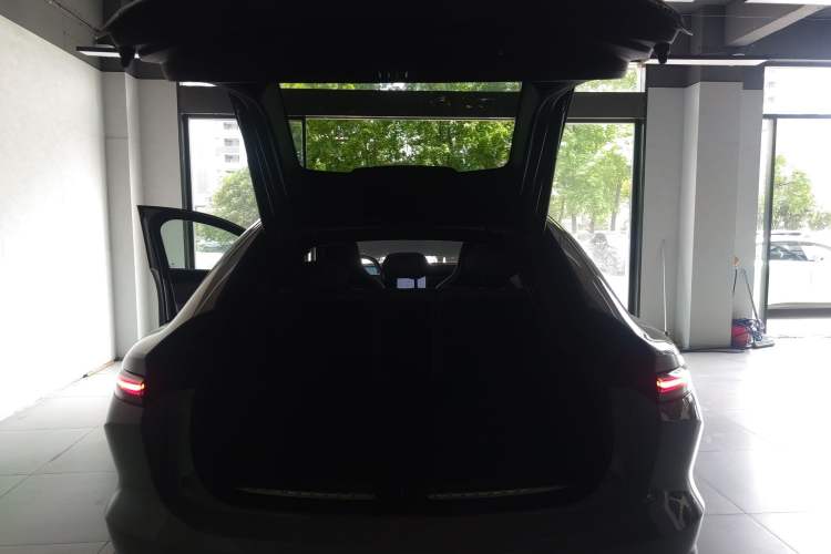 Used Nio EC6 2024 75 kWh Trunk