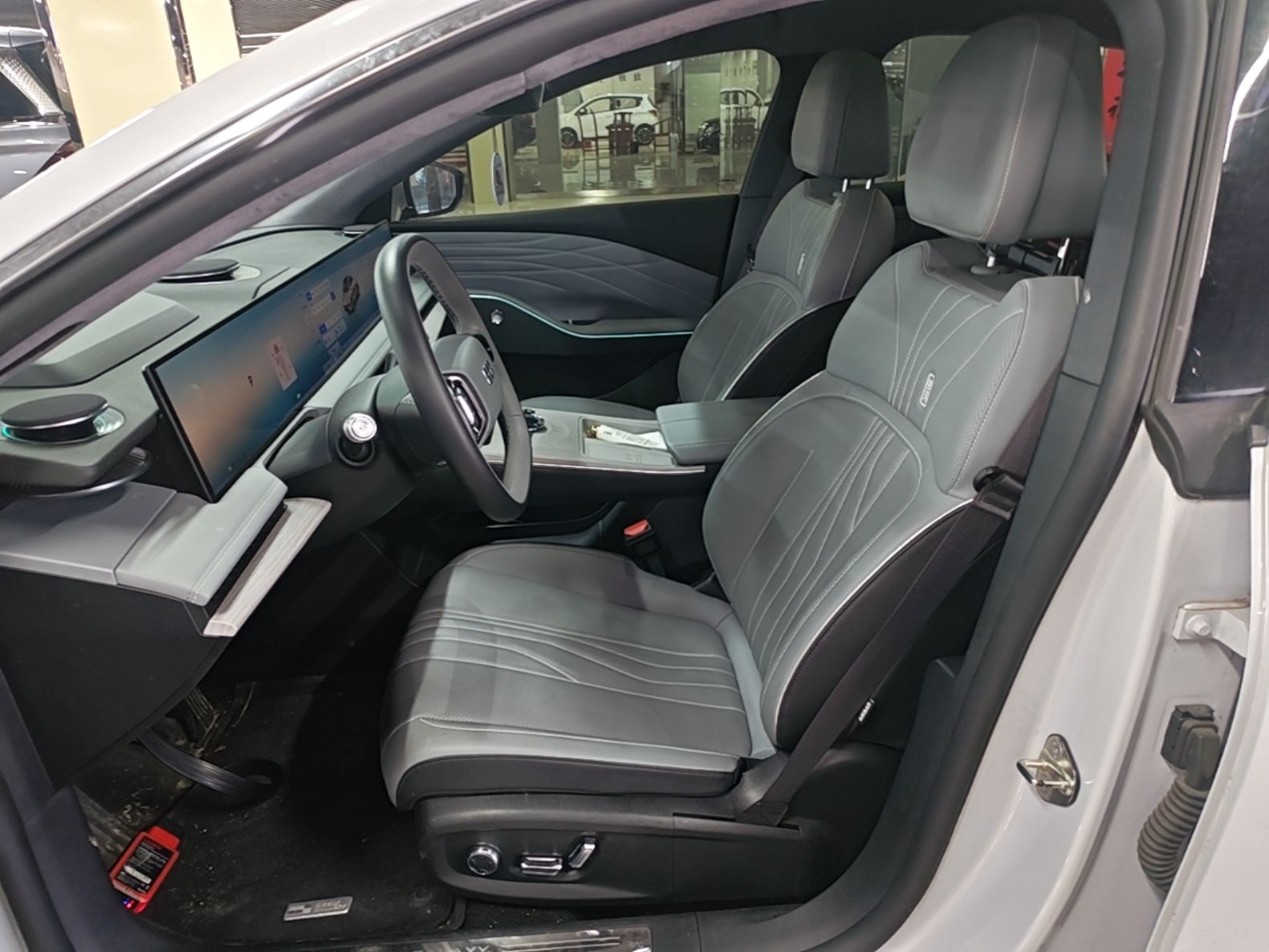 Geely Galaxy E8 2024 550 km Range Rear-Drive MAX — снимка 17
