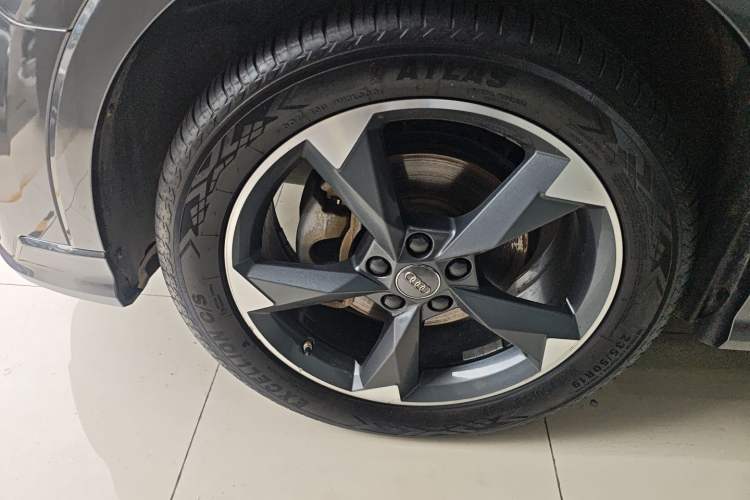 Used Audi Q3 2019 40 TFSI Fashion Dynamic Model Left Front Wheel Hub