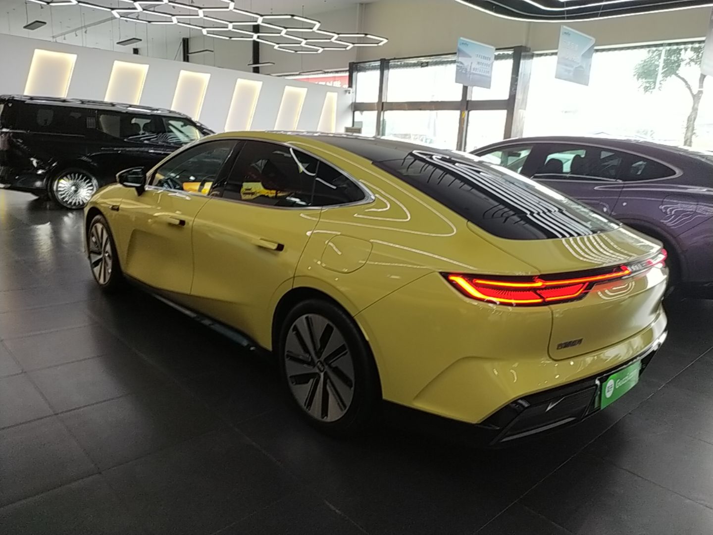 Geely Galaxy E8 2024 665 km Range Rear-Drive Starship Long-Range Version — снимка 4