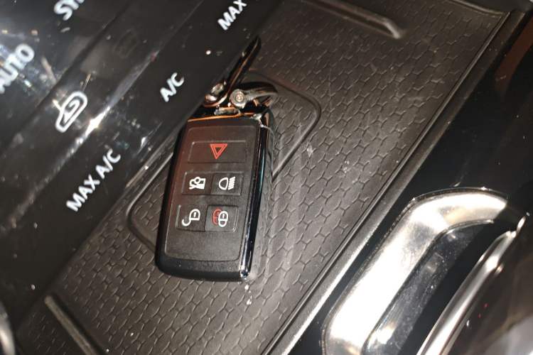 Used Jaguar XFL 2023 XFL 2.0T P250 Two-Wheel-Drive Elite Sport Edition