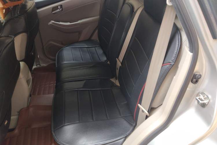 Used Venucia T70 2015 2.0L CVT Smart Choice Edition
