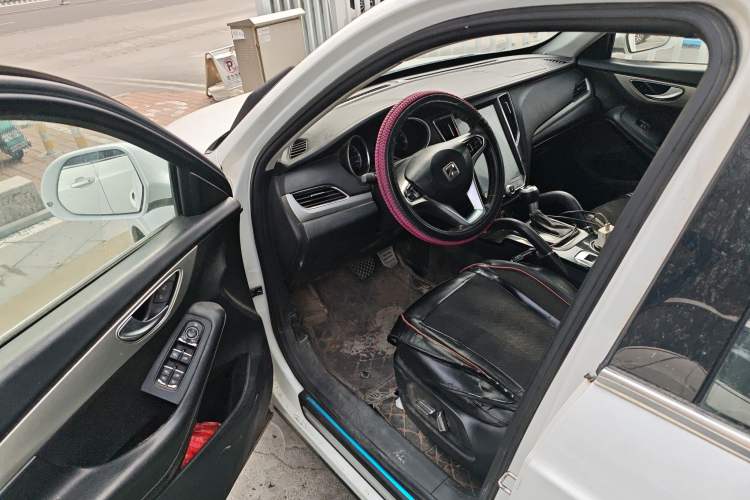 Used Zotye SR7 2016 1.5T CVT Cube Heart Edition China IV Standard
