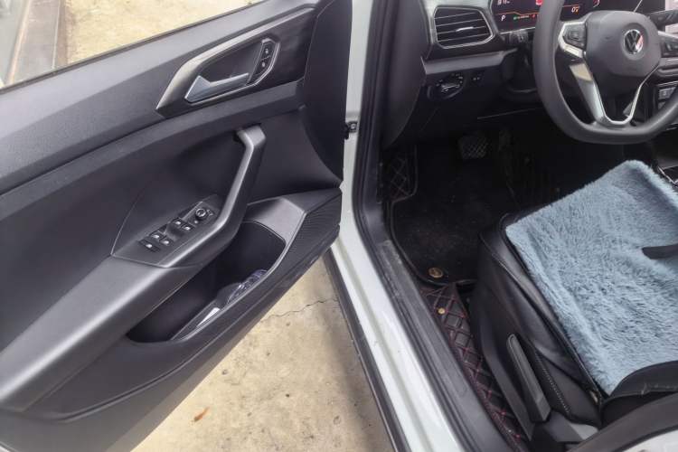 Used Volkswagen Tacqua 2020 1.5L Automatic Yue
