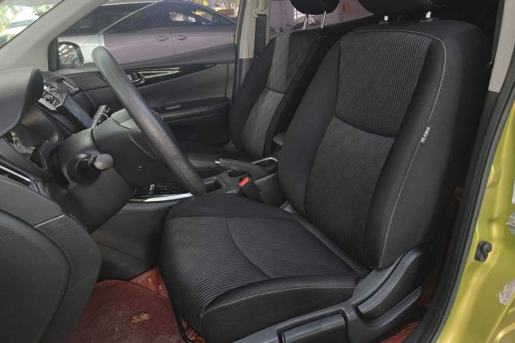 Used Nissan Tiida 2016 1.6L CVT Cool Dynamic Edition Left Front Seat