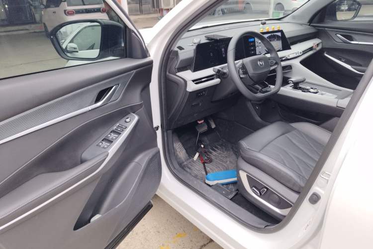 Used CHANGAN CS75 PLUS 2024 3rd Generation Champion Edition 1.5T Intelligent Drive Dynamic Model
