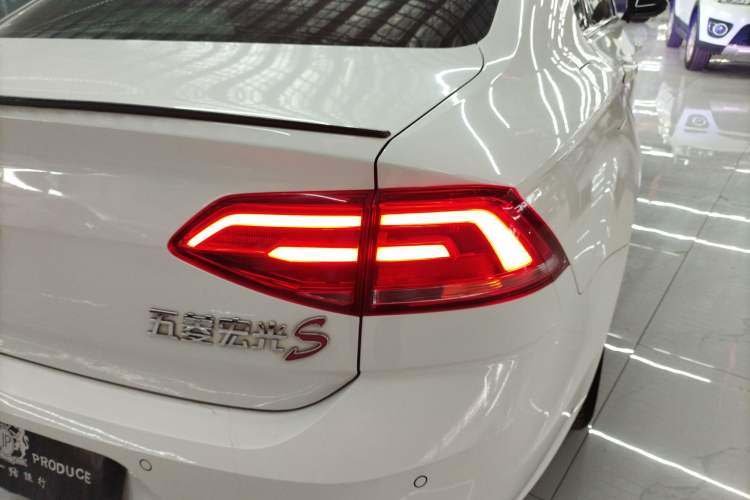 Used Volkswagen Lamando 2018 230TSI DSG Fashion Edition Right Rear Taillight