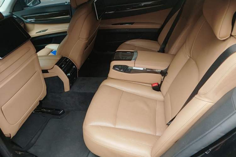 Used BMW 7 Series 2013 730Li Luxury Model
