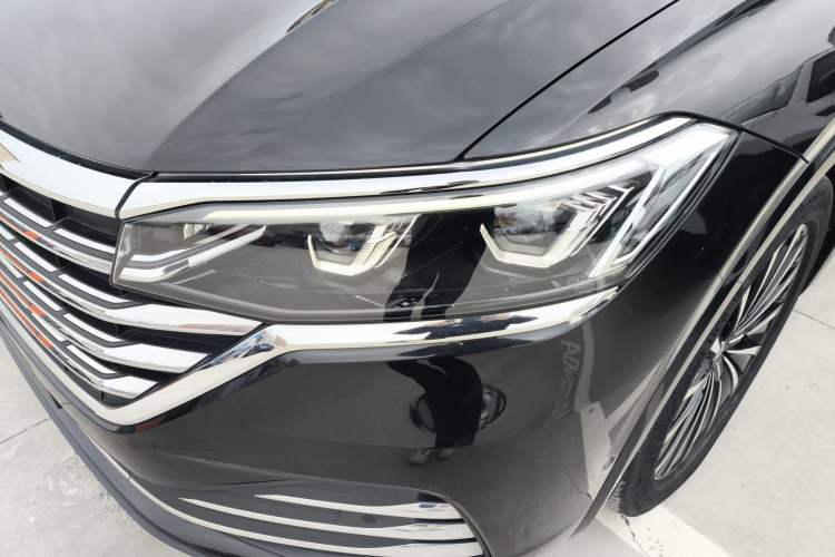 Used Volkswagen Viloran 2020 380TSI Prestige Edition
