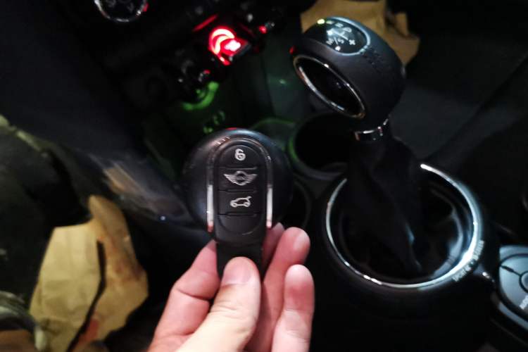 Used MINI MINI 2016 1.5T COOPER Five-Door Edition