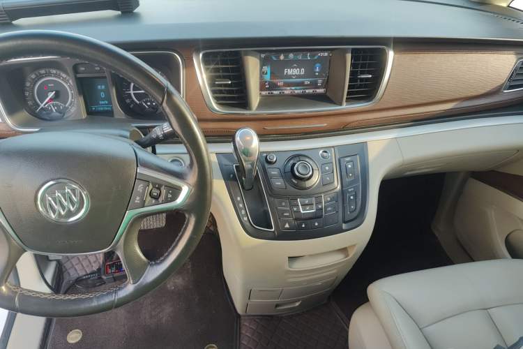 Used Buick GL8 2018 28T Luxury Model China VI Standard
