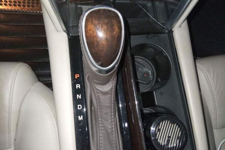 Used Cadillac XTS 2016 28T Elite Edition Gear Lever