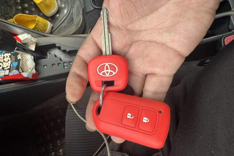 Used Toyota YARiS L Zhi Xuan 2015 1.5E Automatic Charm Edition