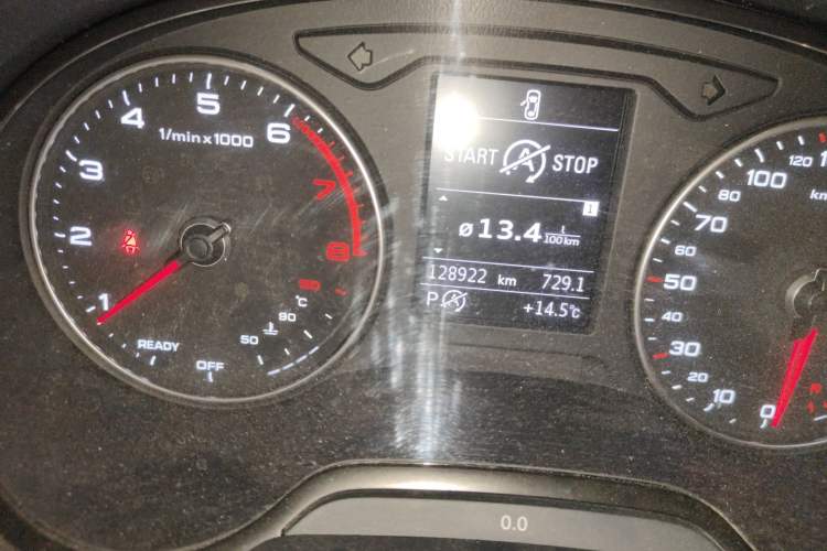 Used Audi Q2L 2018 35 TFSI Fashion Dynamic Version China VI Emission Standard Odometer Close Up