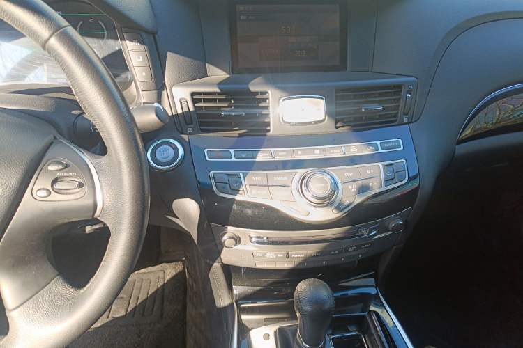 Used Infiniti Q70 2017 Q70L 2.5L Elite Edition
