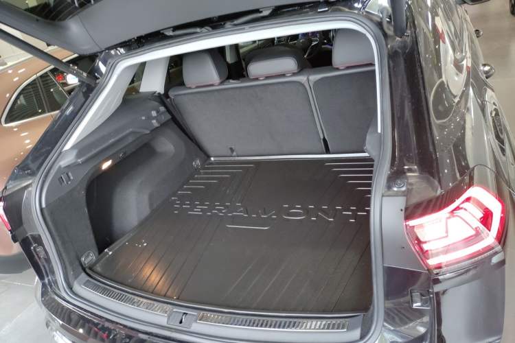 Used Volkswagen Teramont X 2024 380TSI Four-Wheel Drive Longxiang Edition Trunk