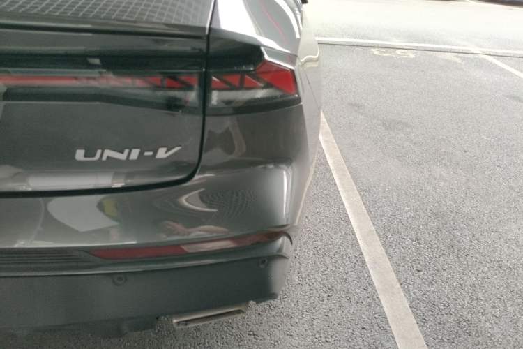 Used CHANGAN UNI-V 2024 1.5T Prestige Edition
