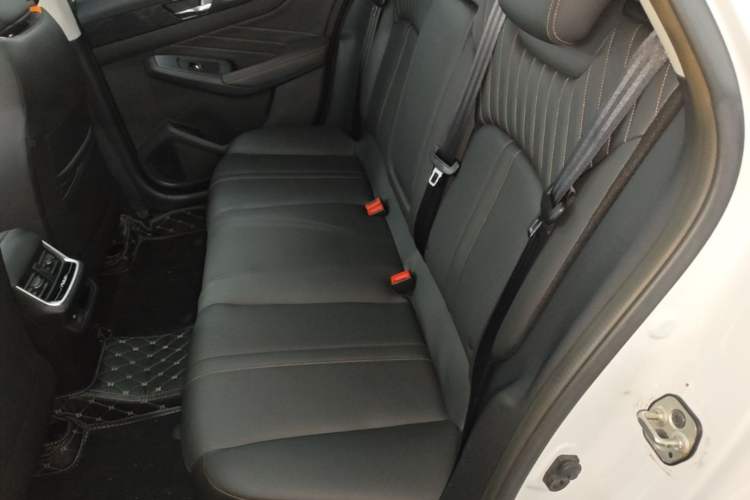 Used Dongfeng Aeolus Yixuan MAX 2023 1.5T Ultra-Stylish Trendsetting Dad Edition