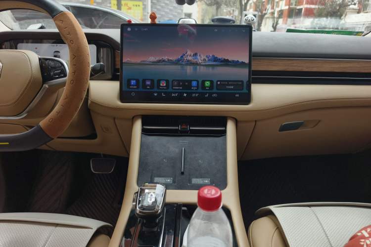 Used Hima AITO M7 2024 1.5T Rear-Drive Plus Version 5 Seats Audio And AC Panel