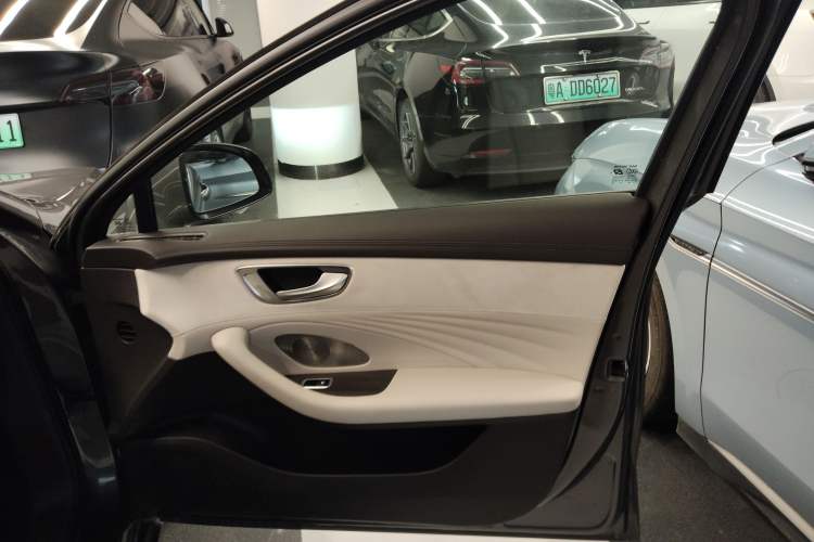 Used Roewe D7 2023 DMH 125km Flagship Edition