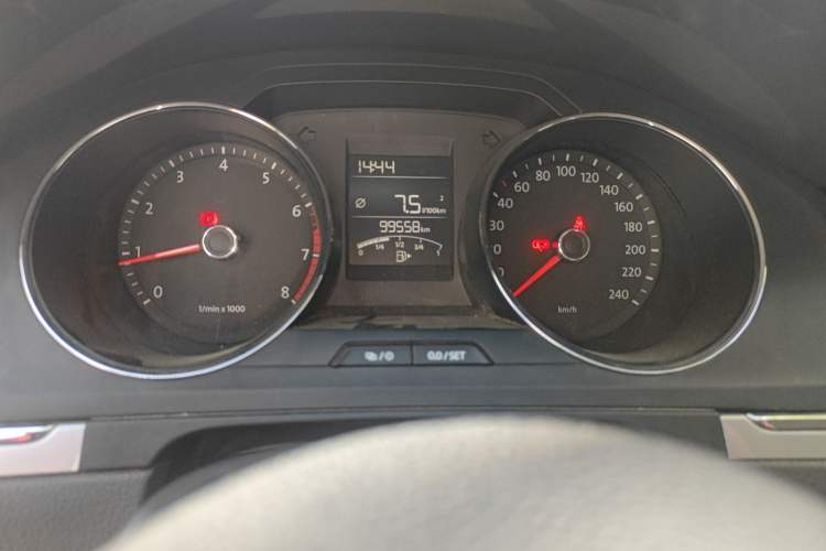Used Volkswagen Bora 2014 1.6L Manual Fashion Edition Instrument Cluster