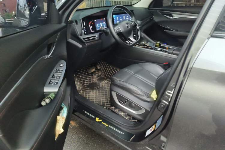 Used CHANGAN CS75 PLUS 2022 1.5T Automatic Luxury Model Driver Seat