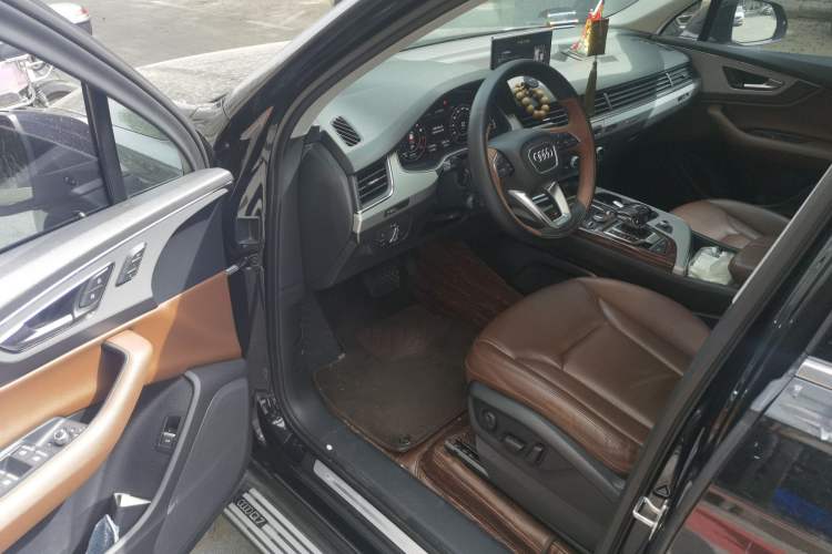 Used Audi Q7 2019 45 TFSI Comfort Model