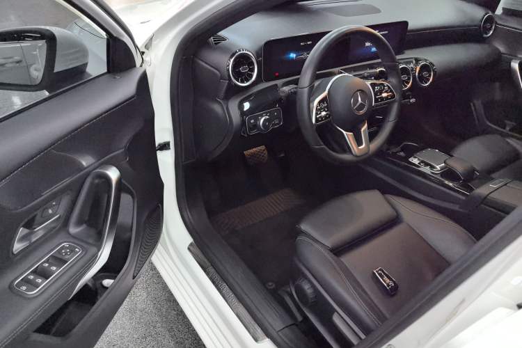 Used Mercedes-Benz A-Class 2019 A 200 Dynamic Edition Driver Seat