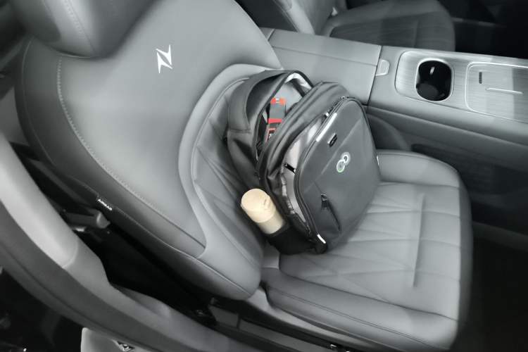 Used Dongfeng eπ eπ008 2025 210 Ultra Range-Extended Version 5 Seats